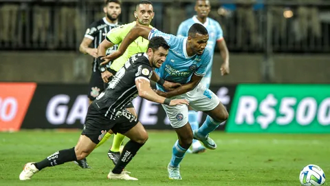 Corinthians empata com o Bahia em duelo de desesperados