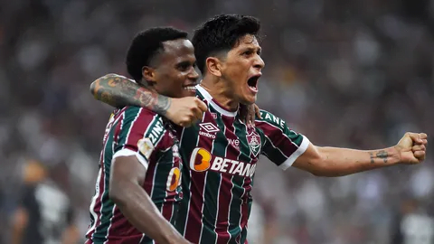 Fluminense desperdiça penalidade máxima mas vence o Santos