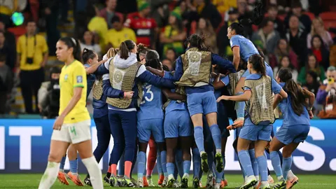 Seleção Brasileira Feminina perde para a França e se complica no grupo