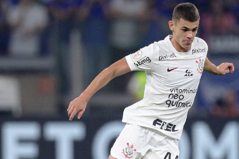 Corinthians 1 x 0 Estudiantes-ARG - Timão faz o dever de casa e