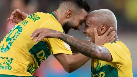 Cuiabá não toma conhecimento e atropela o Flamengo