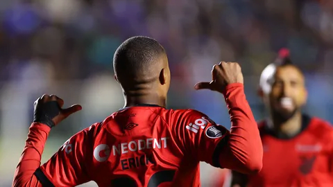 Athletico Paranaense perde de virada na Bolívia e se complica