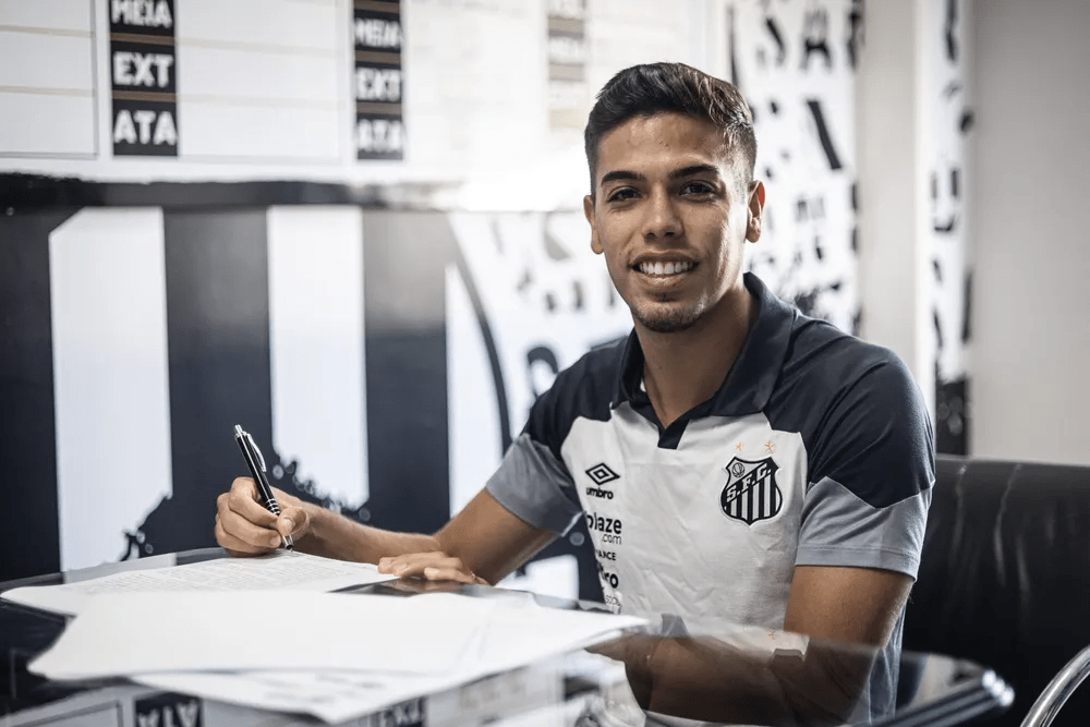 Nonato é oficialmente anunciado pelo Santos