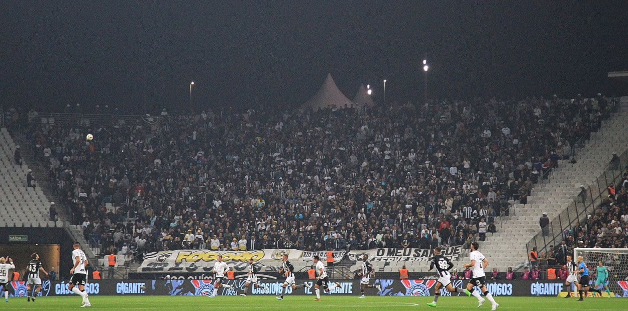 Goleiros decisivos se enfrentam nesta sexta-feira