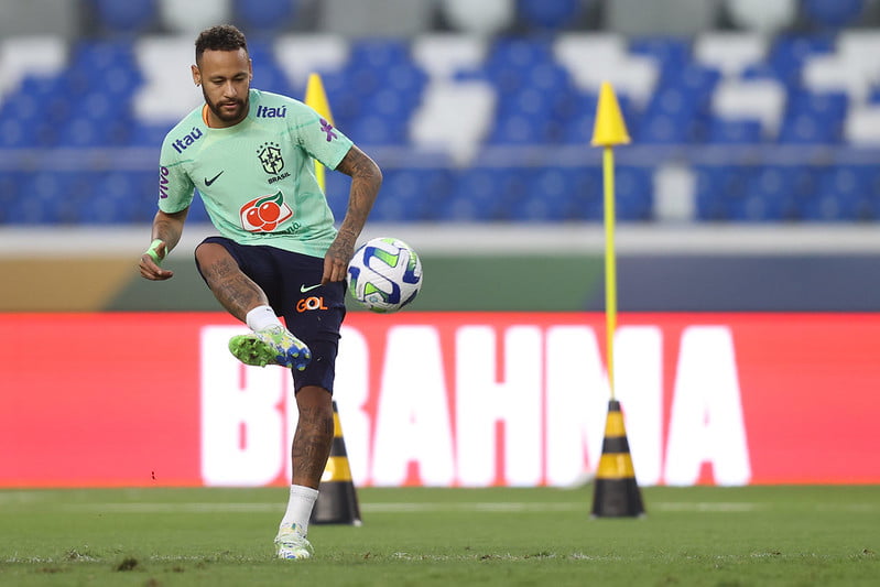 Neymar no treino da seleção