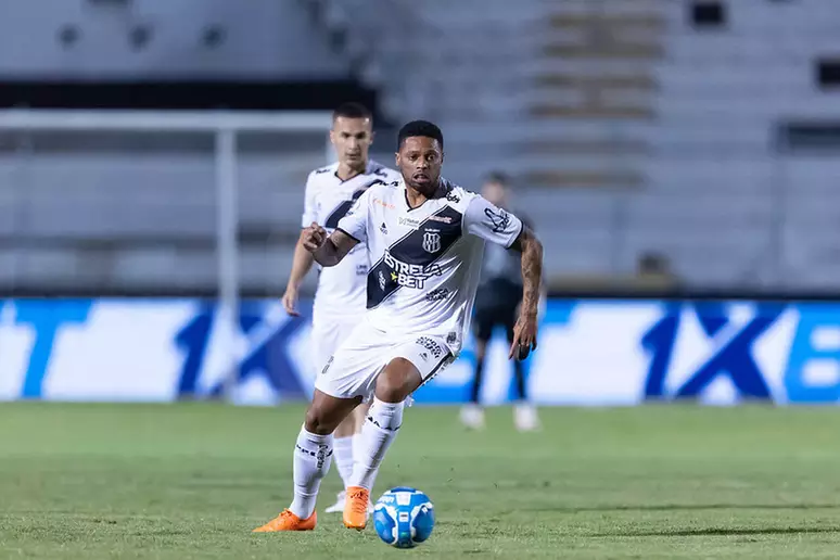 André Balada atuando pela Ponte Preta