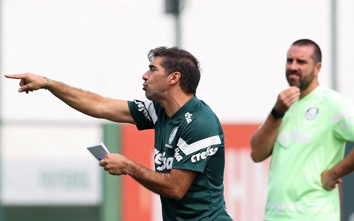 Bragantino vira sobre reservas do Palmeiras e é vice no