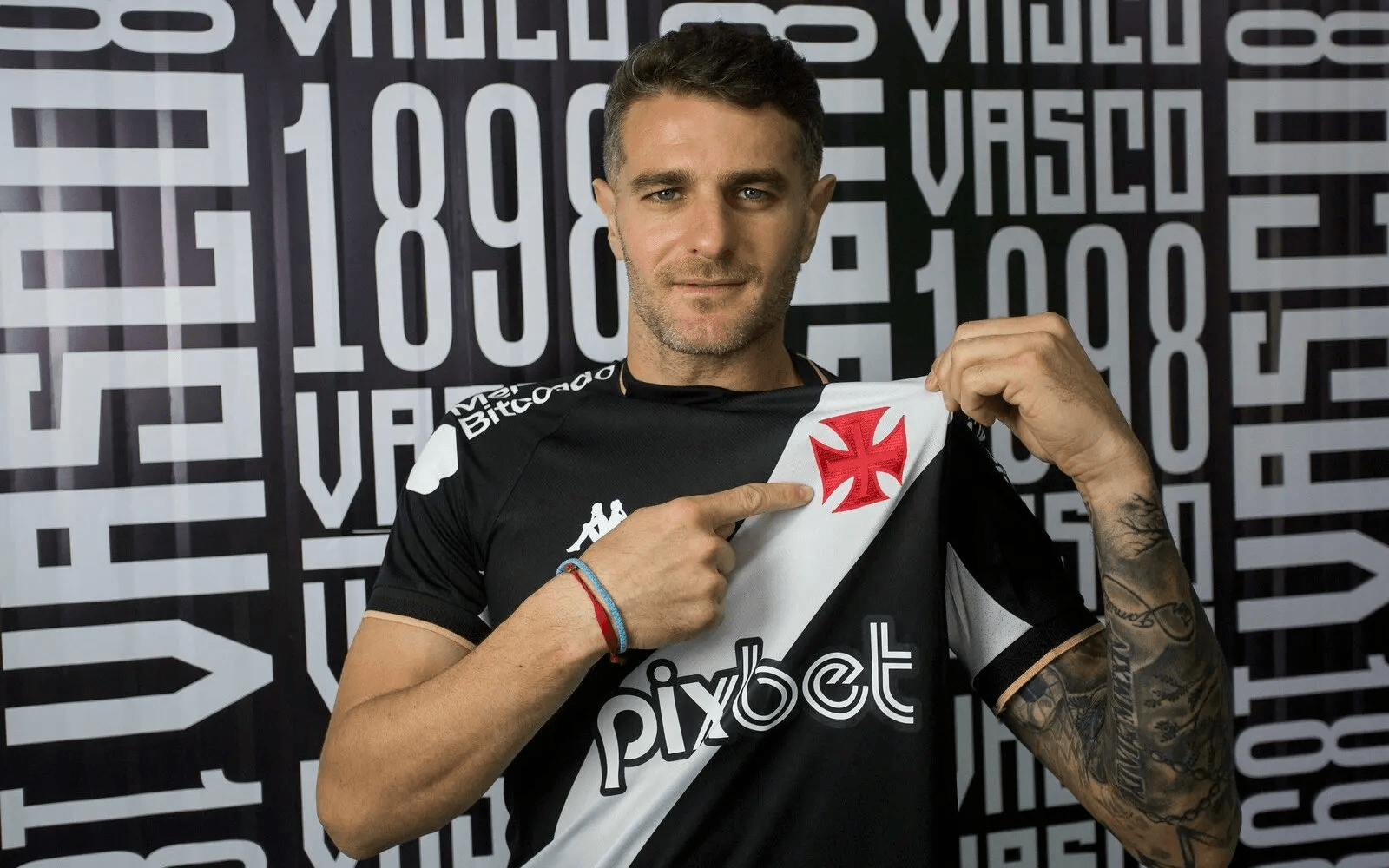 Atacante Pablo Vegetti é comprado em definitivo pelo Vasco