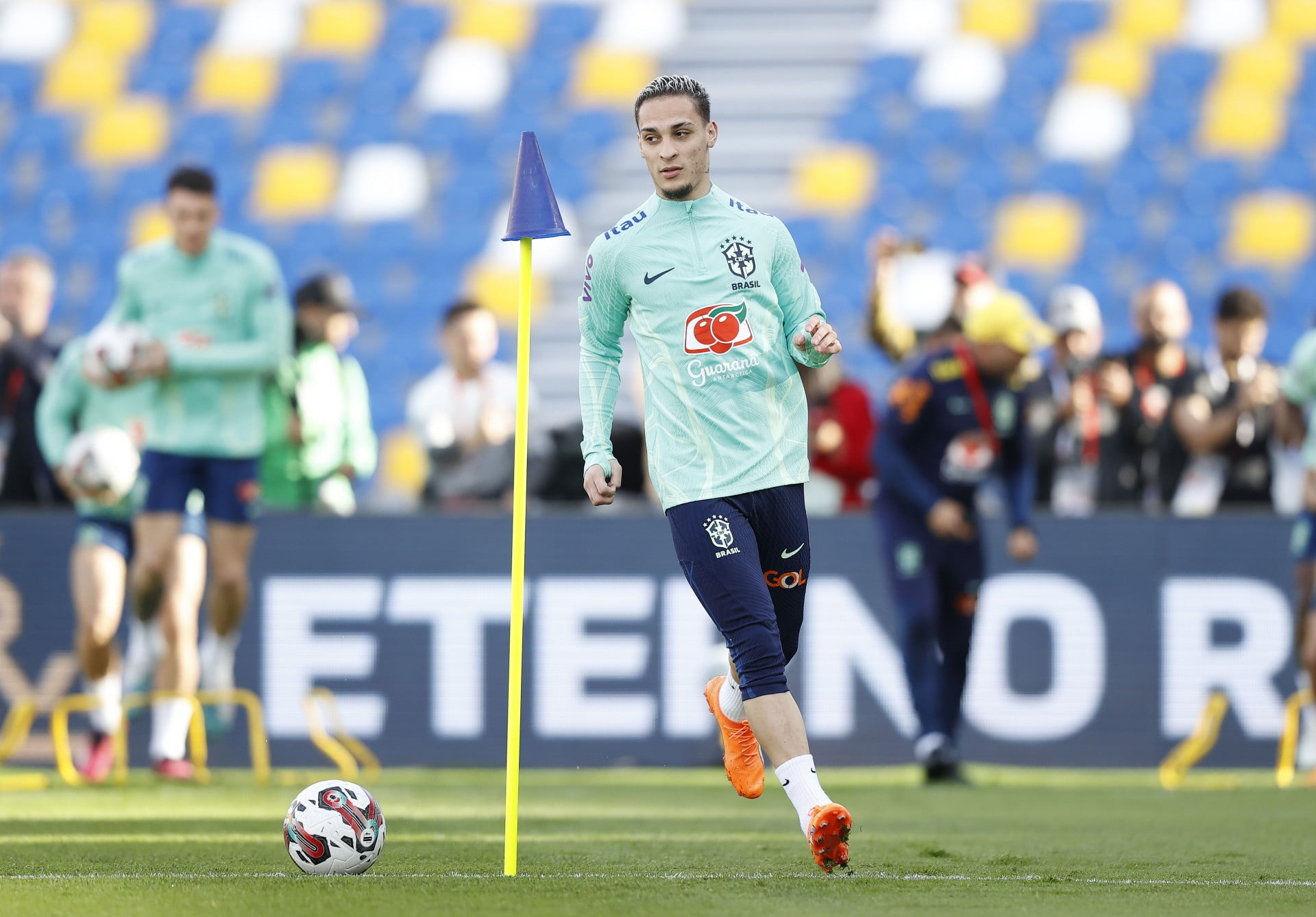 Antony em treino
