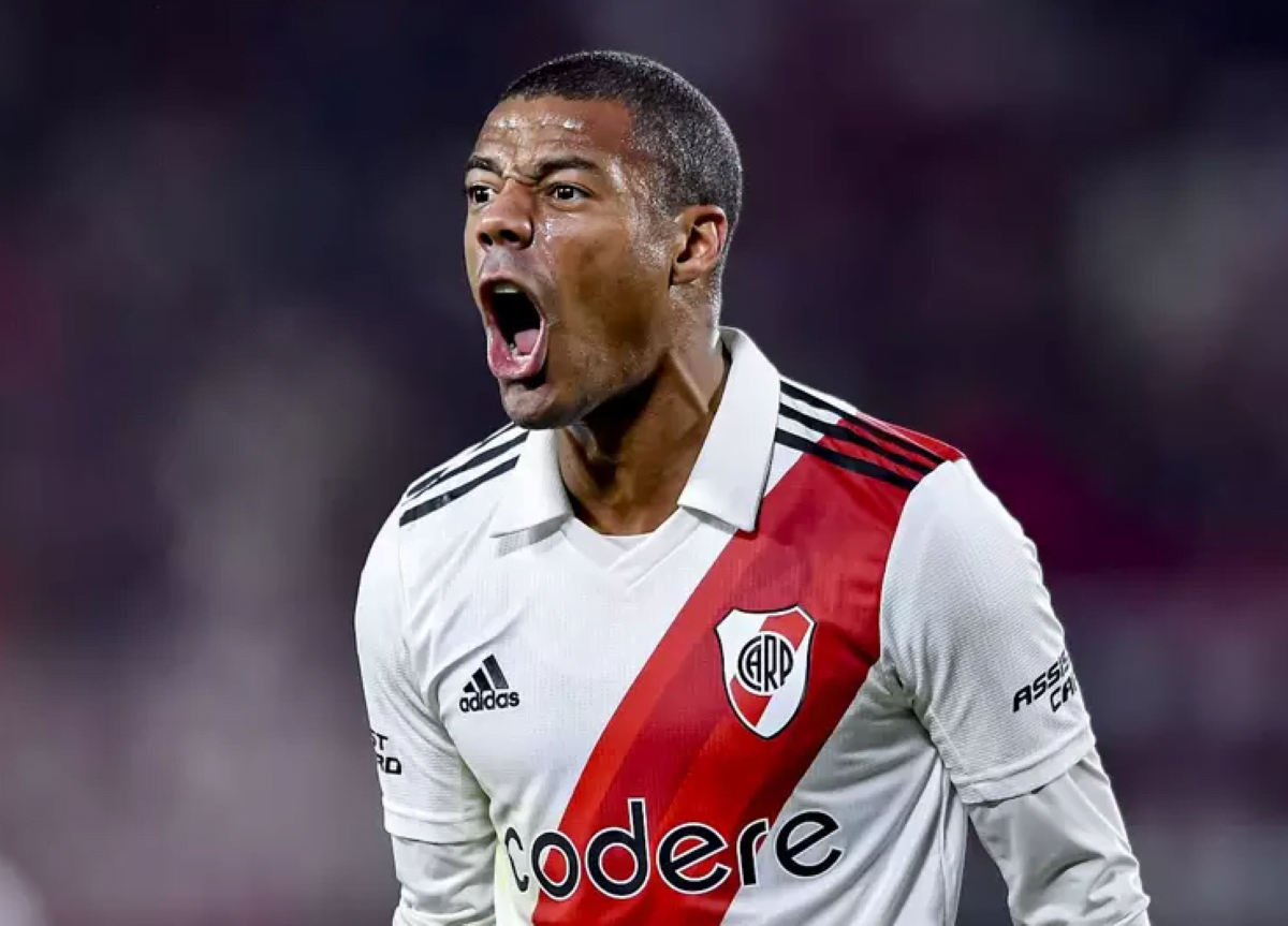Alvo de Flamengo e Botafogo, De La Cruz pode desembarcar no Rio em 2024