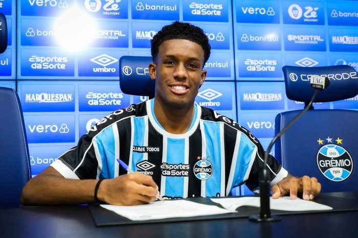 Araújo jogador do Grêmio