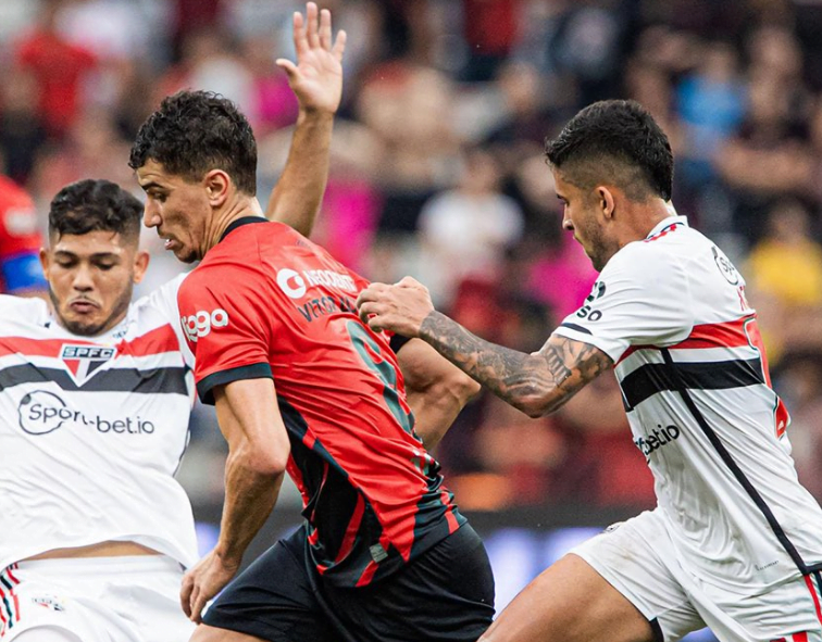 Athletico se COMPLICA em briga por vaga para Libertadores