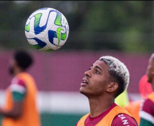 John Kennedy fora do jogo