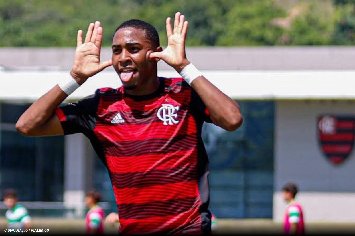 Lorran comemorando Gol pelo Flamengo