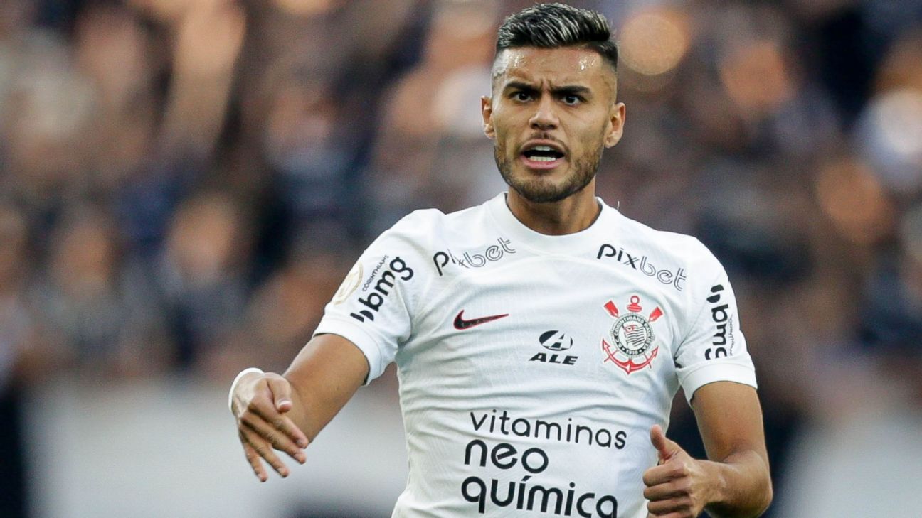 Fausto Vera, do Corinthians, volta a titularidade após um mês e meio