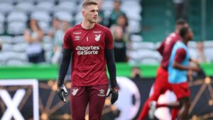 Ederson é cortado da Seleção - Diniz chama Bento