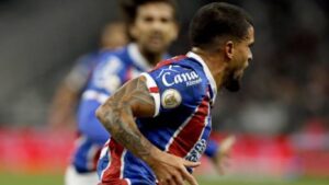Cauly meio campo do Bahia "A gente vai ganhar esse jogo e sair da zona", garantindo a vitória o Bahia embola a briga pelo rebaixamento