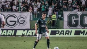 Corinthians negocia CONTRATO com o Lateral Hugo do Goiás