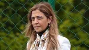 Leila Pereira COMPRARIA Ações da Arena Corinthians?