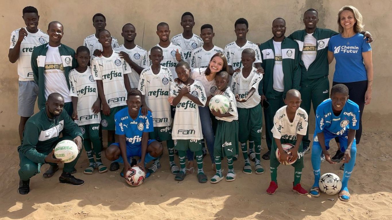 PALMEIRAS faz AÇÃO SOCIAL em Senegal e doa artigos esportivos