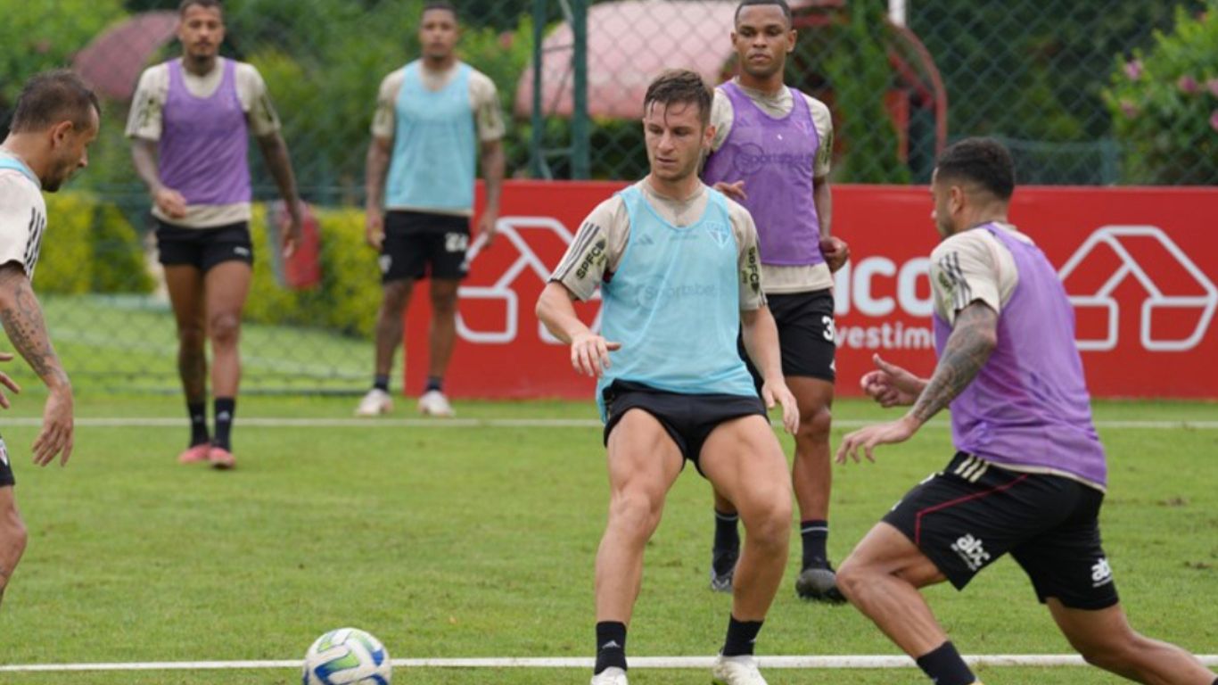 São Paulo: Equipe se apresenta para duelo contra o Bahia