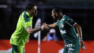 Palmeiras ganha 3 reforços para duelo com o Flamengo