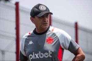 Vasco -Ramón Diaz dúvidas na escalação