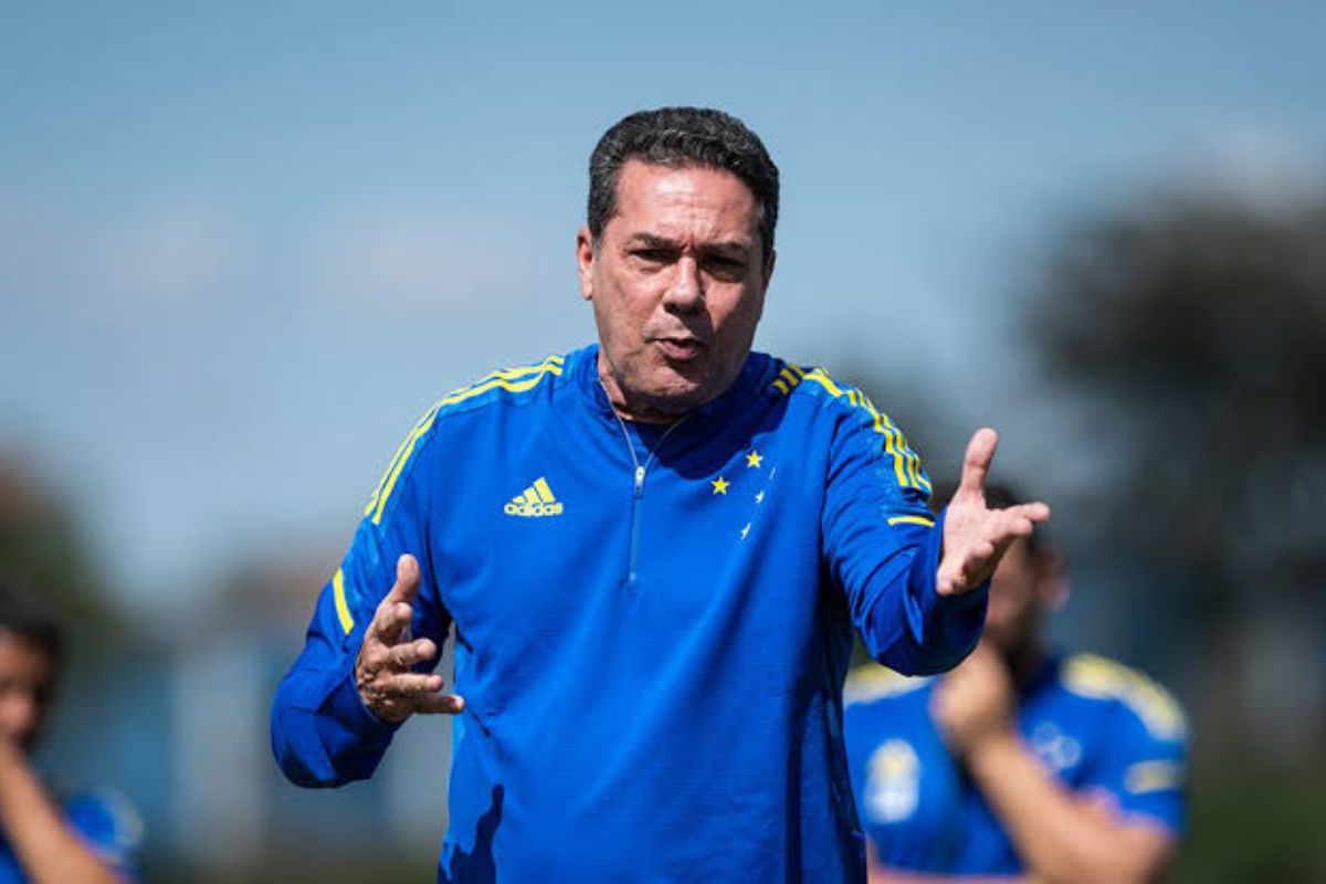 Vanderlei Luxemburgo mais perto do Cruzeiro Foto: Reprodução