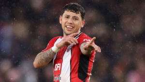 Brasileiro da Premier League não FALA português, nome inspirado em jogador da seleção brasileira e quer ser reconhecido pelo seu futebol