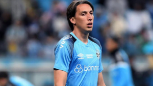 R10 empresário? O dia que RONALDINHO GAÚCHO intermediou estrela do GRÊMIO