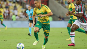 Cruzeiro e Vasco disputam a CONTRATAÇÃO do mesmo jogador, atleta está sem clube