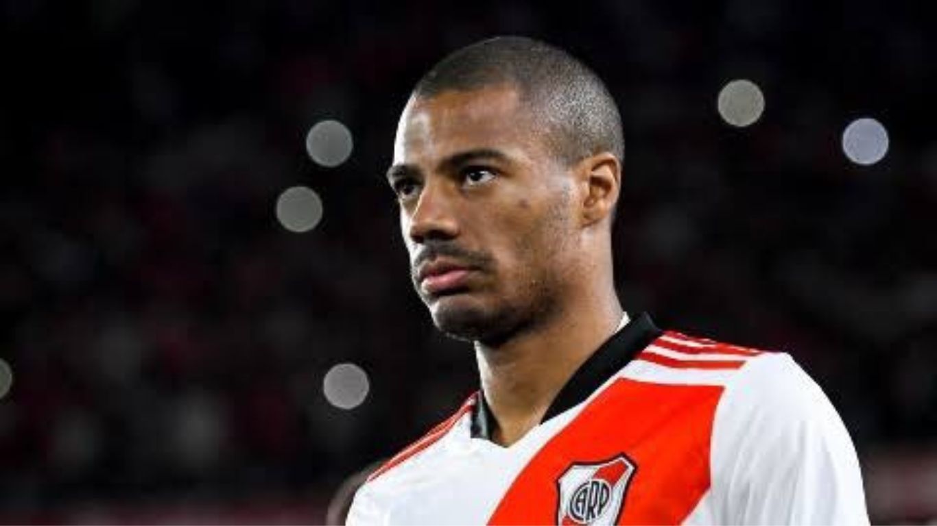 River que MEIA do Flamengo para negocia DE LA CRUZ