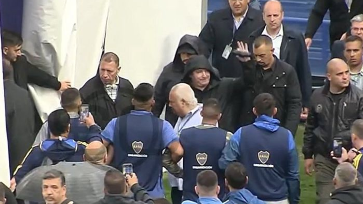 Presidente da Argentina é vaiado em eleição do Boca Juniors