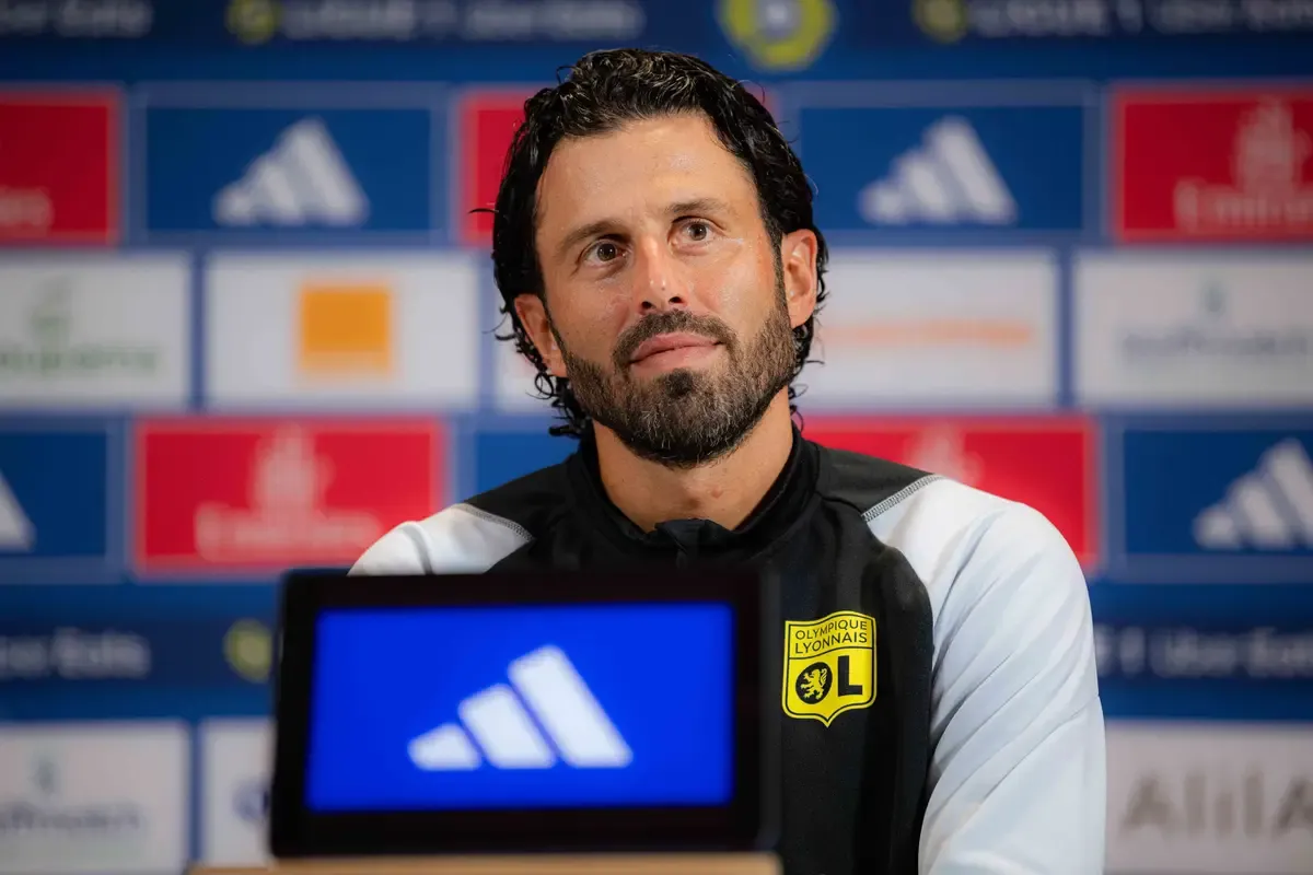 Técnico Fabio Grosso foi demitido do Lyon por Textor