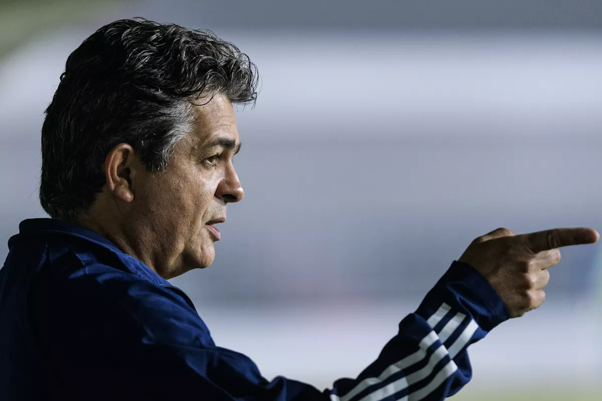 Treinador Ney Franco