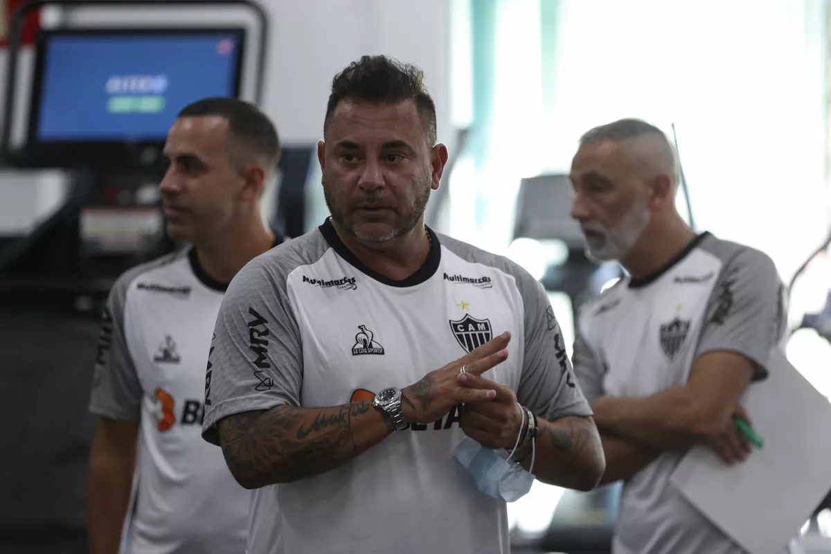 Turco Mohamed treinador