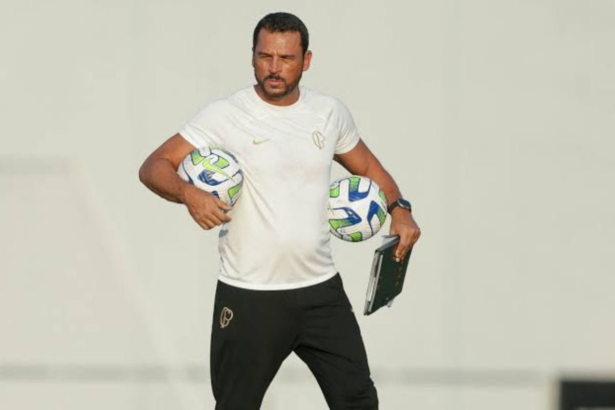 Auxiliar de Luxemburgo no Corinthians fala de dificuldades Foto: Reprodução