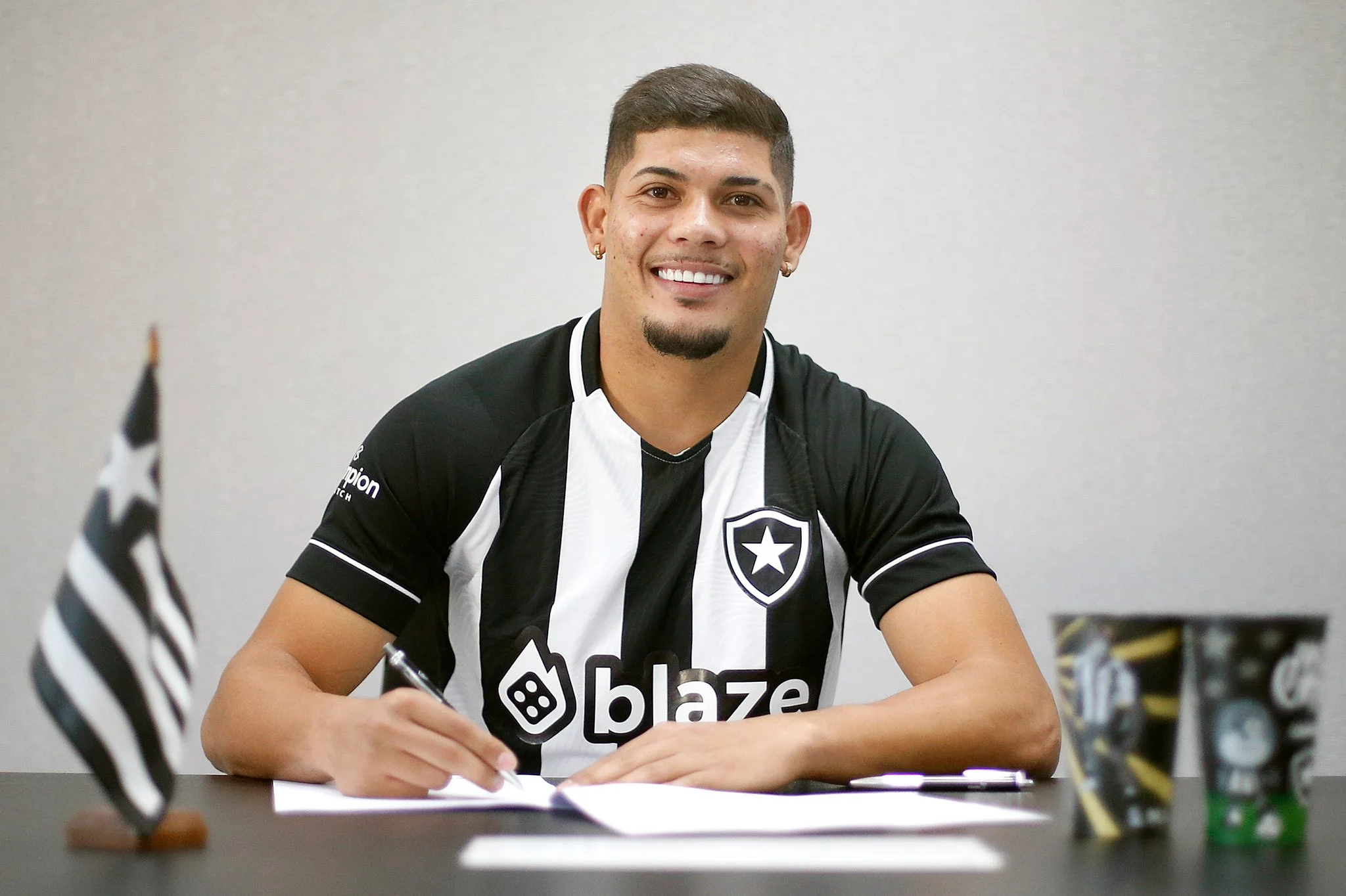 Atacante Erison botafogo