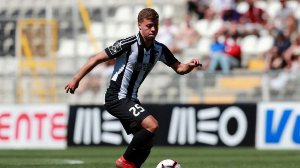 Lucas Fernandes deixa o Botafogo e assina com nova equipe do CAMPEONATO