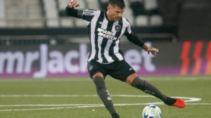 Botafogo tem ECONOMIA milionária com saída de Zagueiro