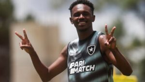 Botafogo: aumento de massa corporal e experiência na europa a perspectiva na PERFORMANCE de Jeffinho