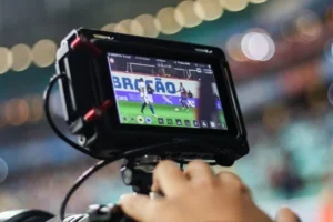 INJÚRIA RACIAL em jogo do Bahia na Fonte Nova, dupla é conduzida à delegacia