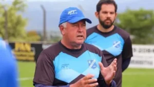 Roberto Cavalo o é novo treinador do clube de Neymar