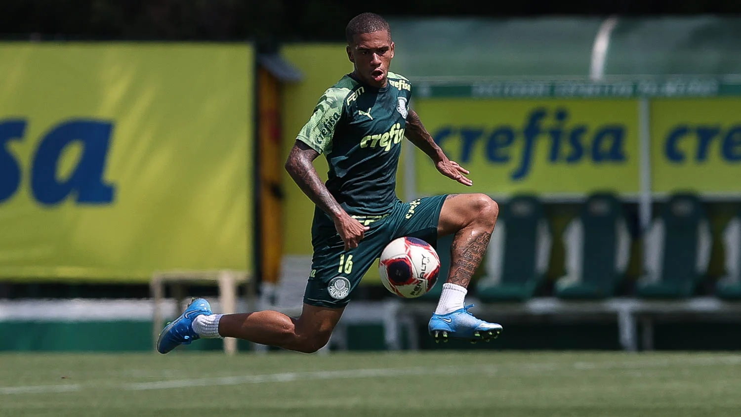 Lucas Esteves Lateral do Palmeiras