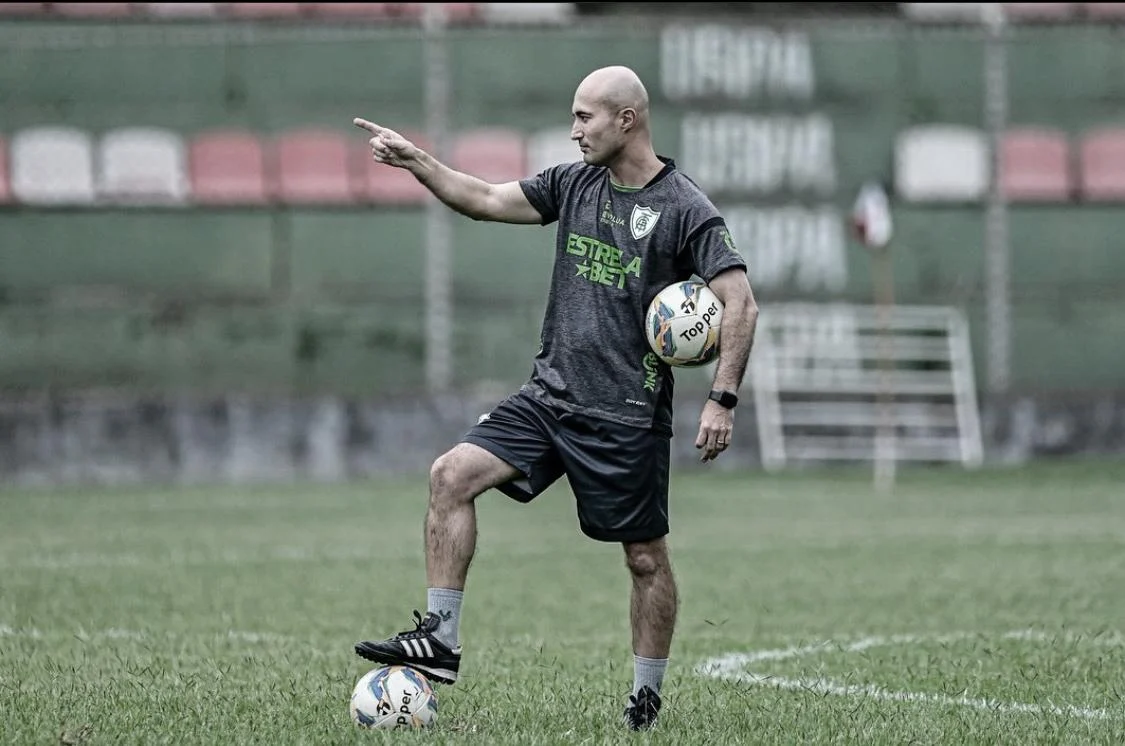 Cauan de Almeida técnico do América-MG
