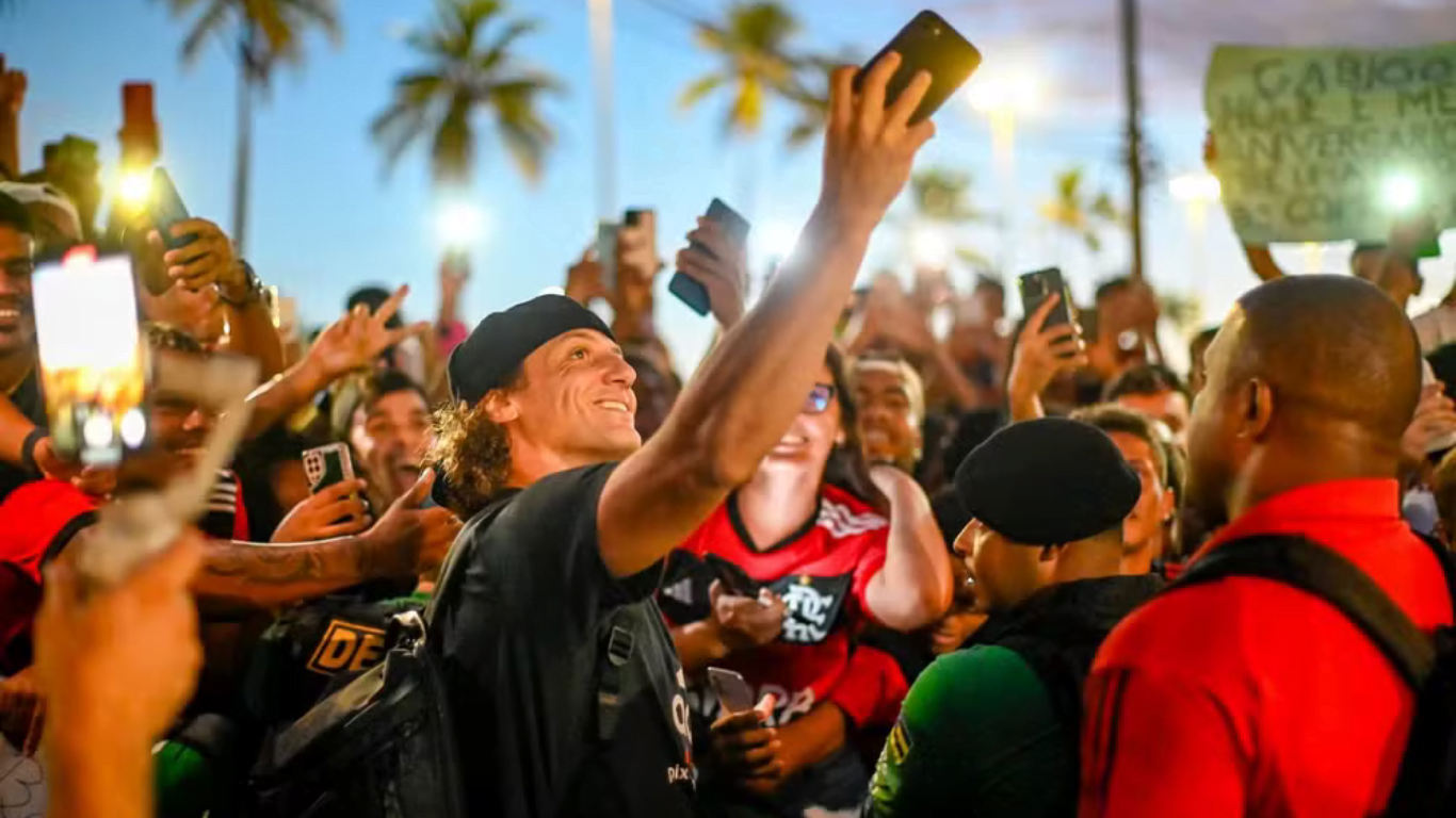 Bangu x Flamengo: Realizado em Sergipe, torcida lota porta do hotel do Flamengo
