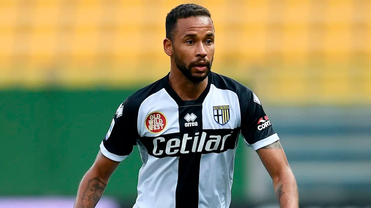 Hernani meio-campo na mira do Corinthians