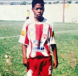Clube que revelou MARINHO e apega à Lei Geral do Esporte e deseja receber mecanismo de SOLIDARIEDADE da FIFA