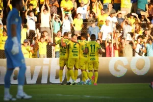 Santos e Mirassol Empatam em Jogo Intenso nos Acréscimos