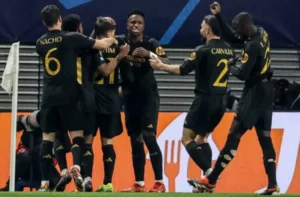 Real Madrid VENCE RB Leipzig nas oitavas da Champions